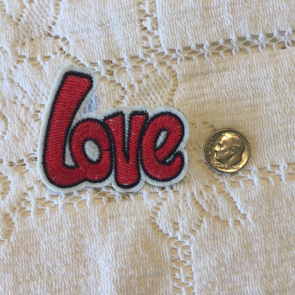 Cute love and skull rabbit pins - Picture 4 of 4